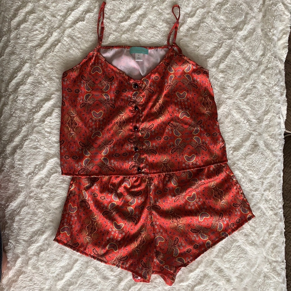 💗 Valentine’s Day Sexy Treat NWOT Satiny Cami Top and Short Set size M